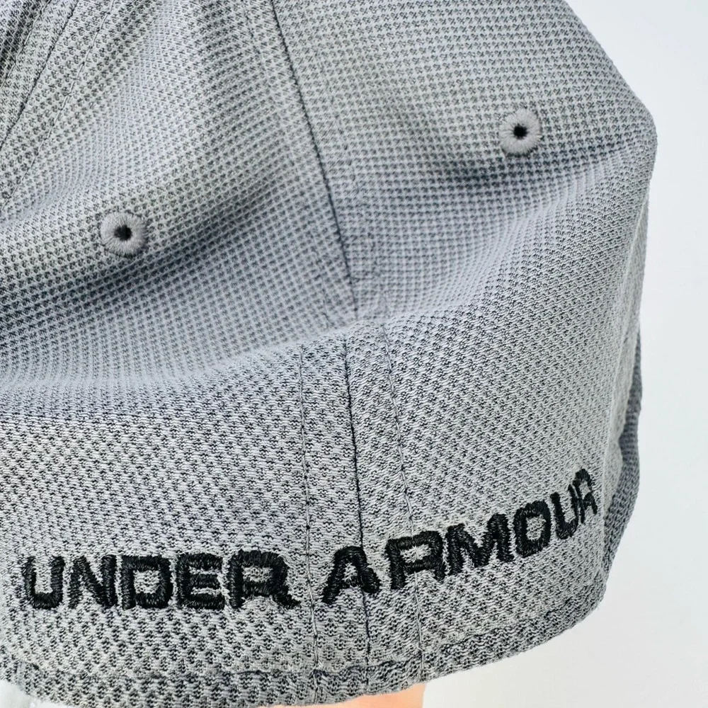 Under Armour Baseball Cap Hat Youth Gray S-M Fitted Curved Brim Fitted